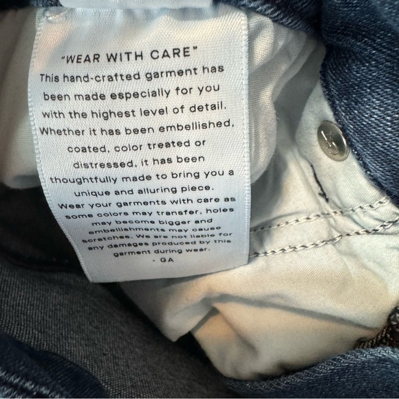 Good American Women’s Slim Fit High Rise Raw Hem Jeans - Picture 7 of 8